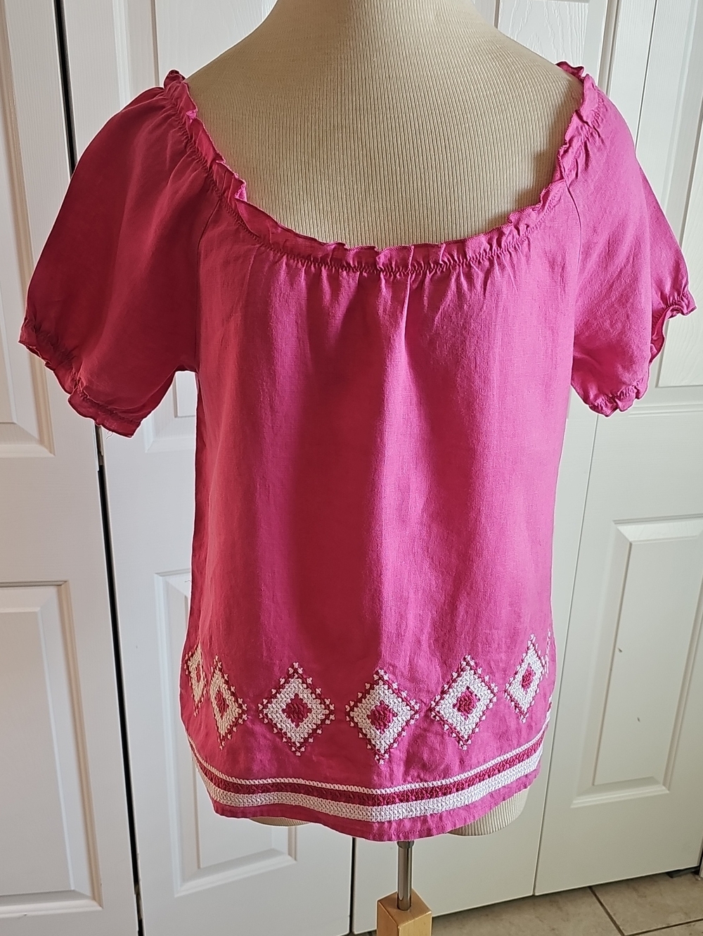 Women's Pink Cross Stitch  Embroidered Short Sleeve Off Shoulder Top. Meduim